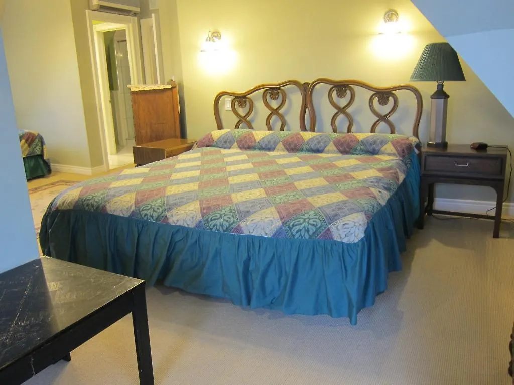 Bonnevue Manor Bed & Breakfast Toronto