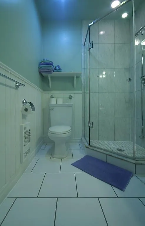 Bonnevue Manor Bed & Breakfast Toronto