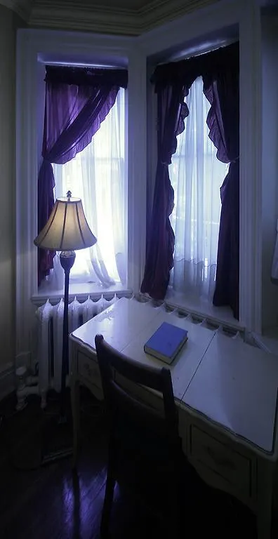 Bonnevue Manor Bed & Breakfast Toronto