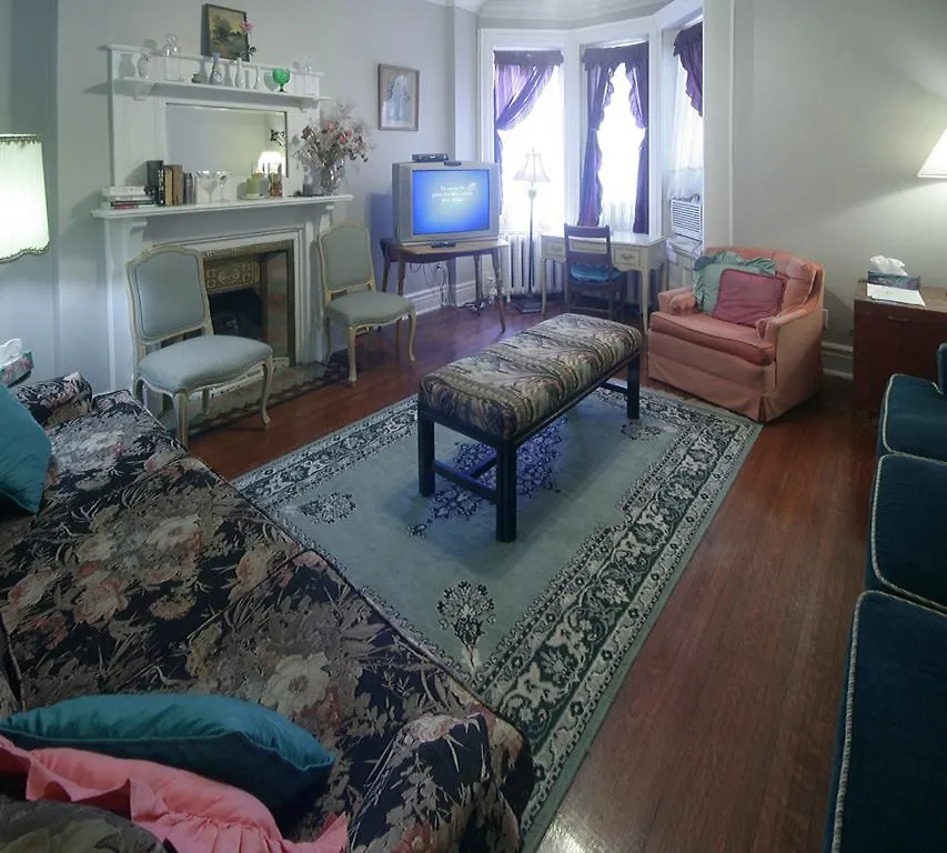 **  Bonnevue Manor Bed & Breakfast Toronto Canada