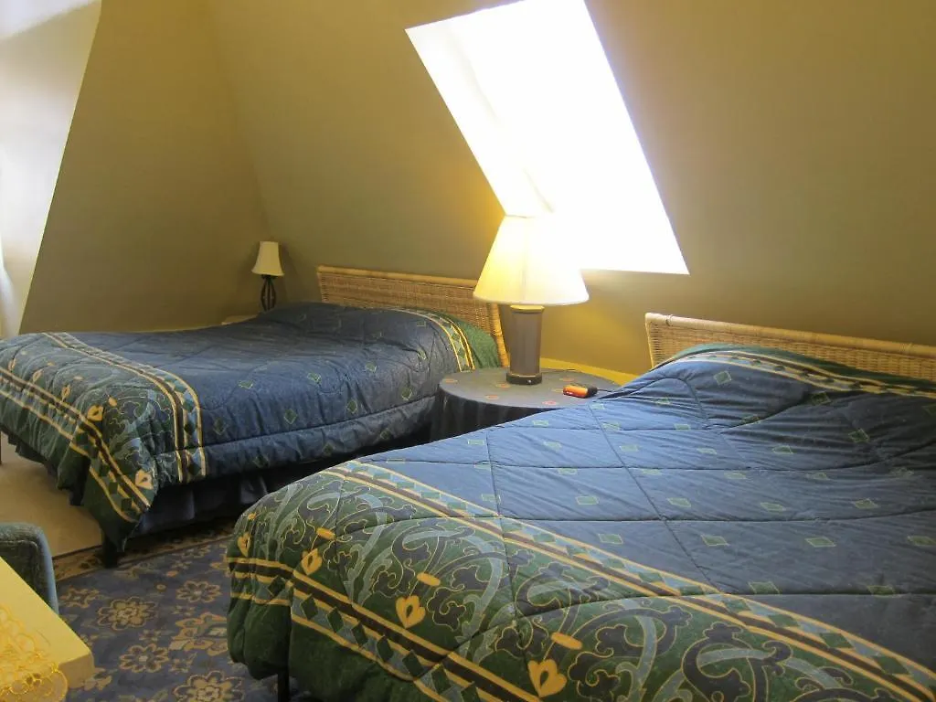 Bonnevue Manor Bed & Breakfast Toronto 2*,