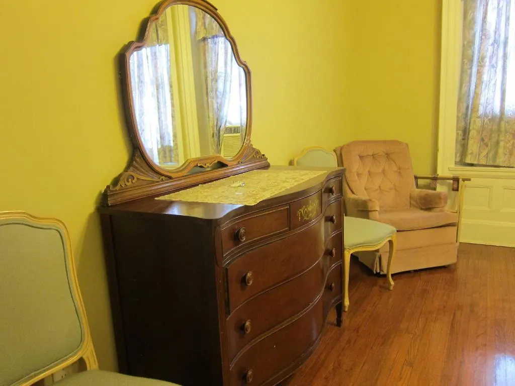 Bonnevue Manor Bed & Breakfast Toronto 2*,