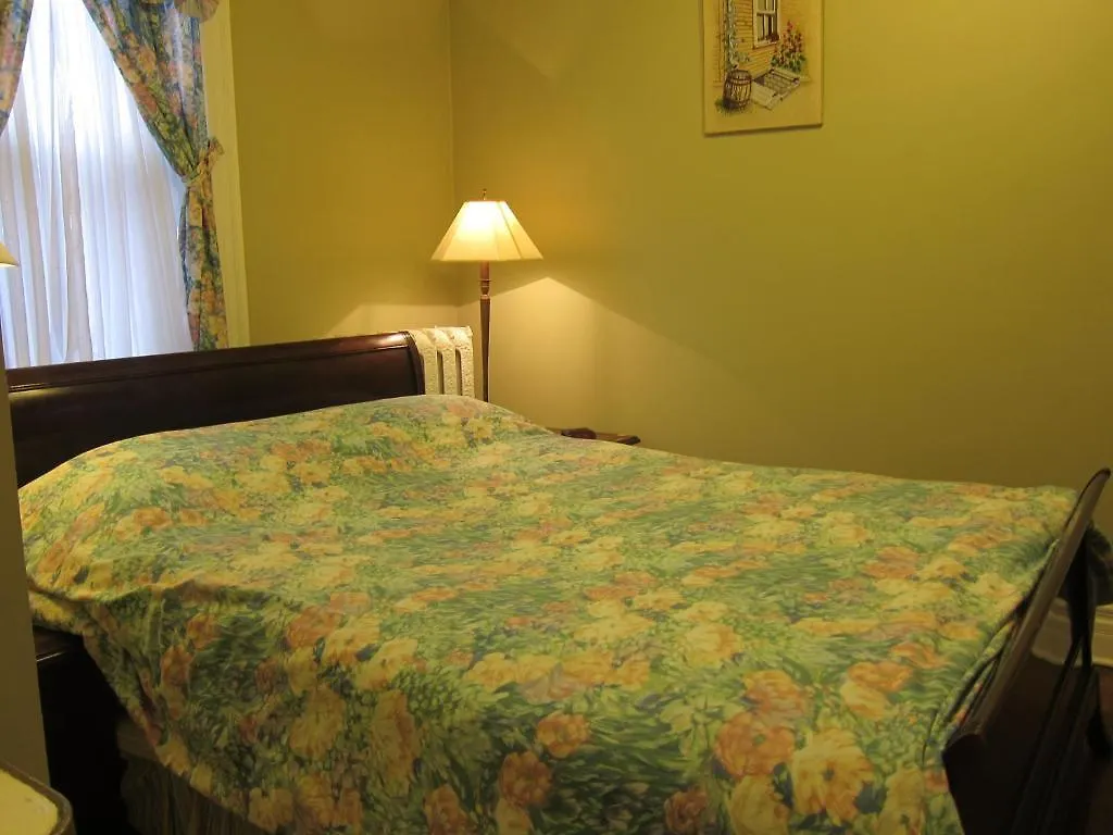 Bonnevue Manor Bed & Breakfast Toronto Canada
