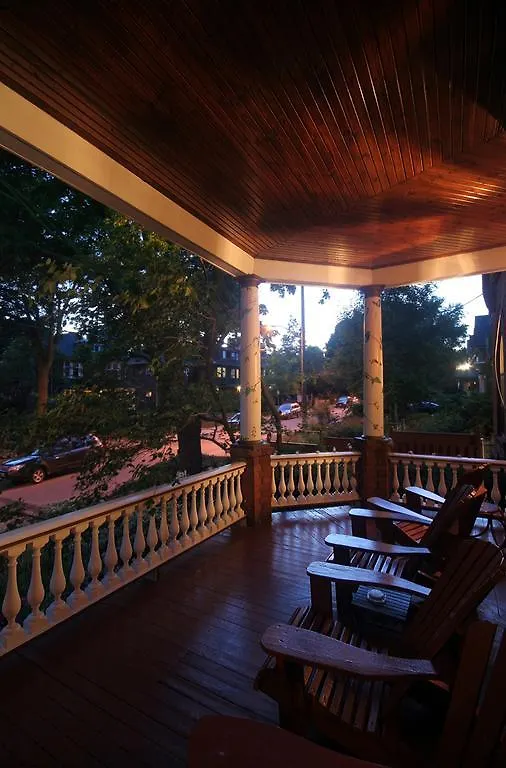 Bonnevue Manor Bed & Breakfast Toronto