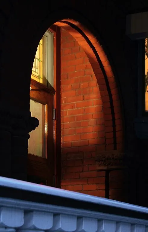 Bonnevue Manor Bed & Breakfast Toronto